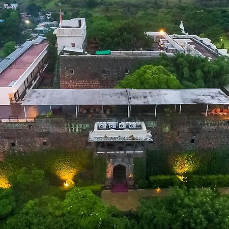 Fort Jadhavgadh -A Gadh Heritage Hotel Sasvad Exteriör bild