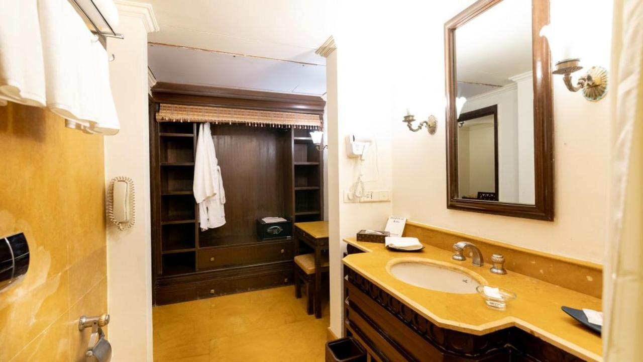 Fort Jadhavgadh -A Gadh Heritage Hotel Sasvad Exteriör bild
