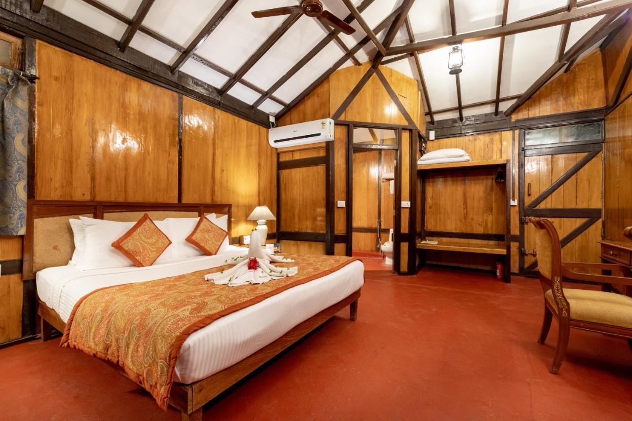 Fort Jadhavgadh -A Gadh Heritage Hotel Sasvad Exteriör bild