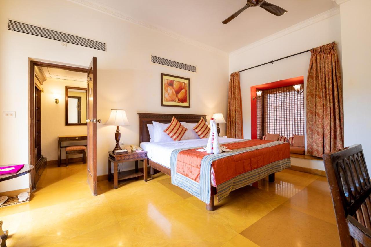 Fort Jadhavgadh -A Gadh Heritage Hotel Sasvad Exteriör bild
