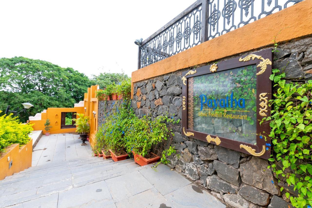 Fort Jadhavgadh -A Gadh Heritage Hotel Sasvad Exteriör bild